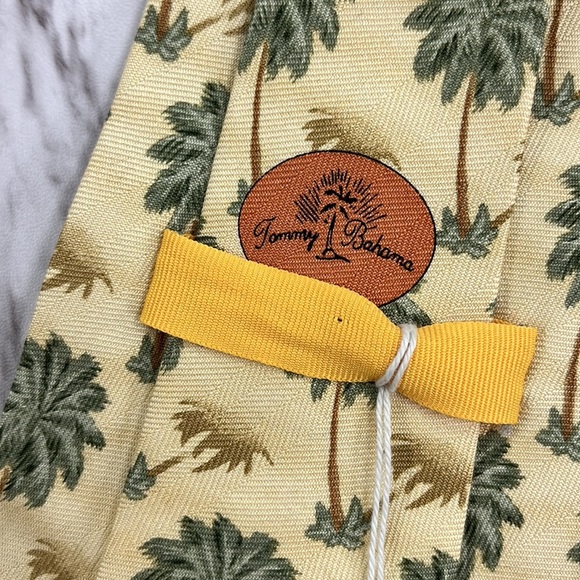 Tommy Bahama Palm Tree Print Silk Neck Tie - Picture 3 of 5
